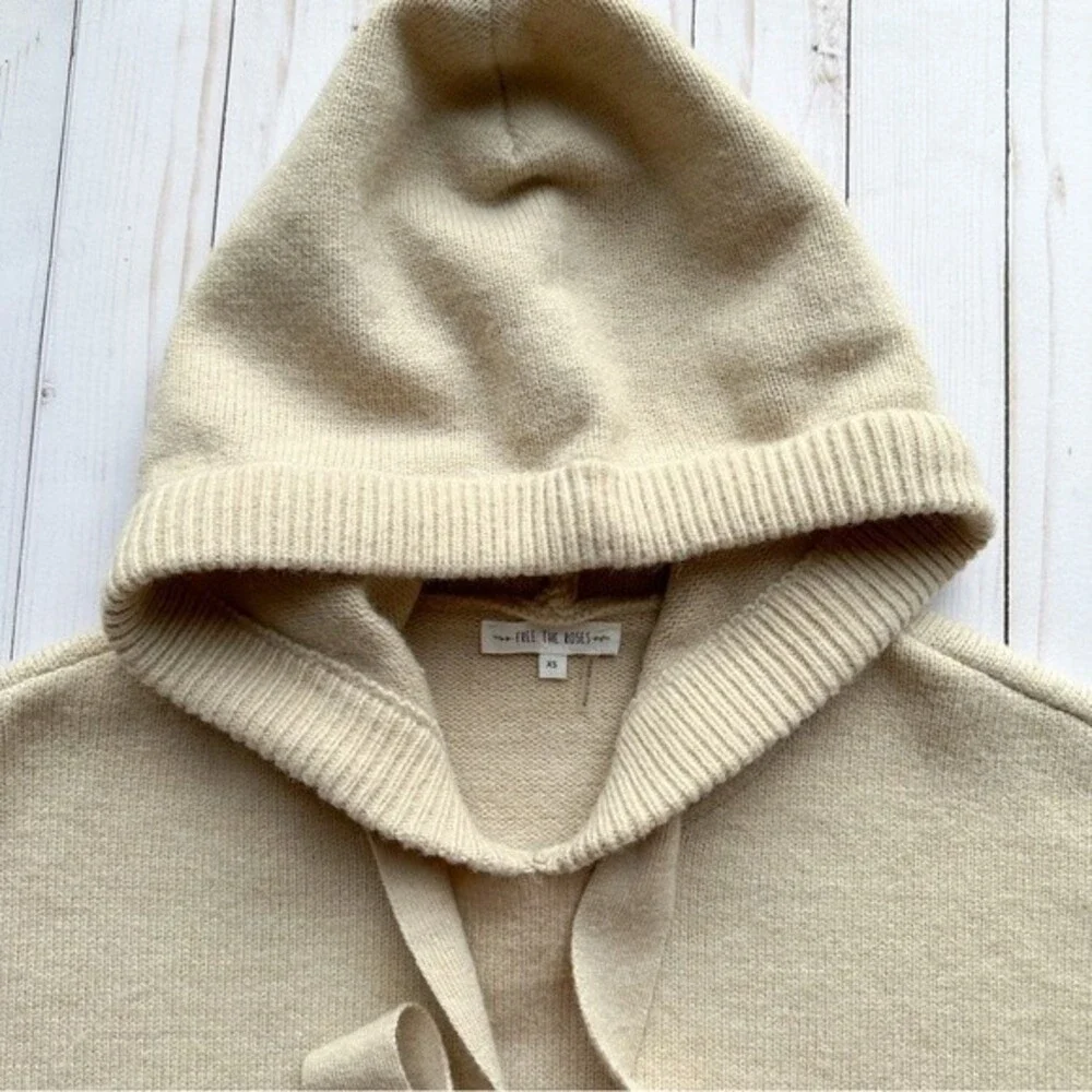 Free the Roses Size XS Oversized Hoodie Sweater